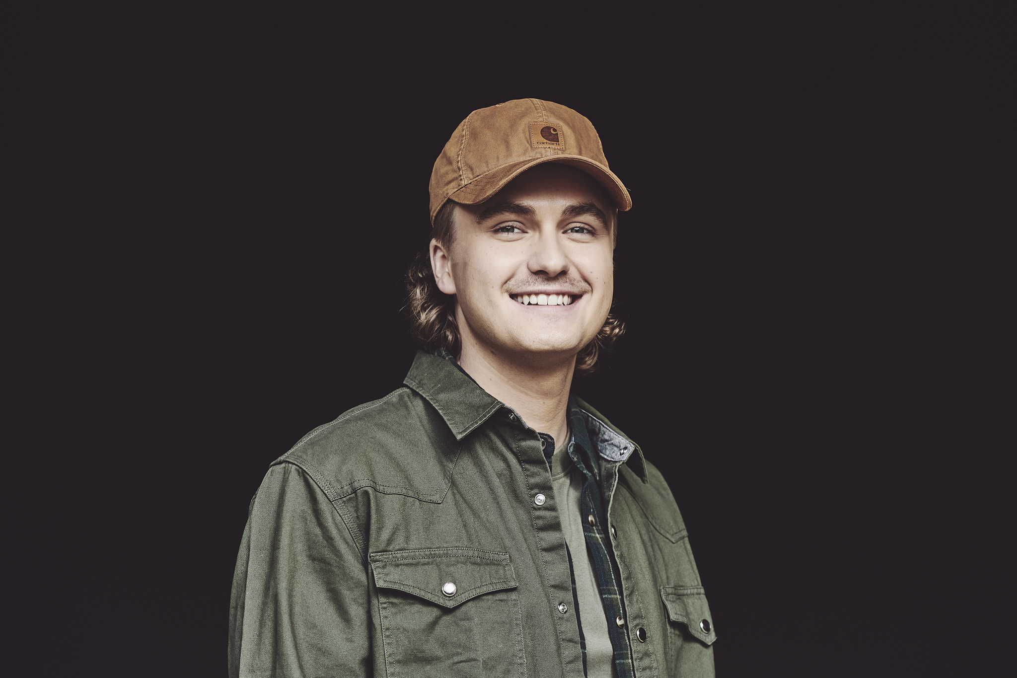 OWEN RIEGLING UNVEILS “HOME LESS”OWEN RIEGLING UNVEILS “HOME LESS” – A MODERN COUNTRY SONG ABOUT THE PUSH AND PULL OF CHASING DREAMS AND LIVING THE SIMPLE LIFEHITTING THE ROAD AS SUPPORT TO CHASE RICE ACROSS CANADA NEXT MONTH